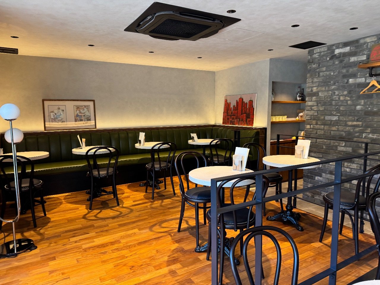 GOODIES Riverside Stand