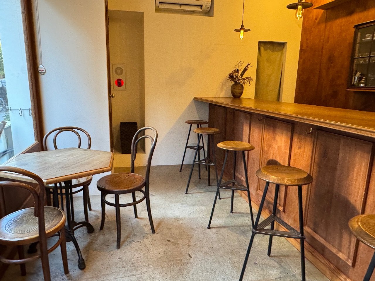 BLUEM COFFEE COUNTER