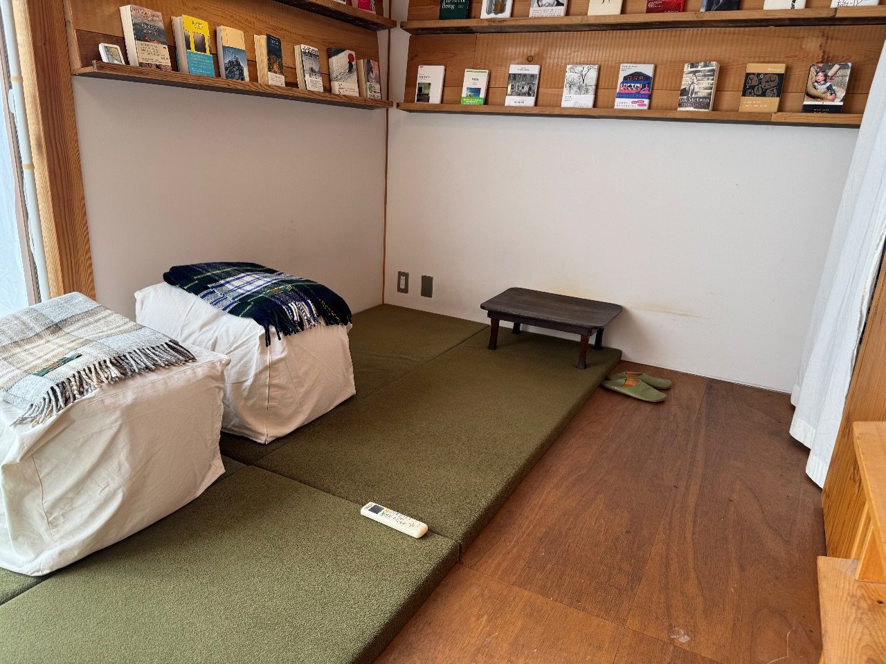 本の読める店 fuzkue 下北沢