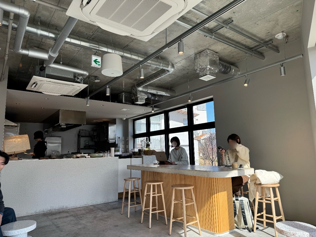 Et -THE CULTURAL COFFEEHOUSE-