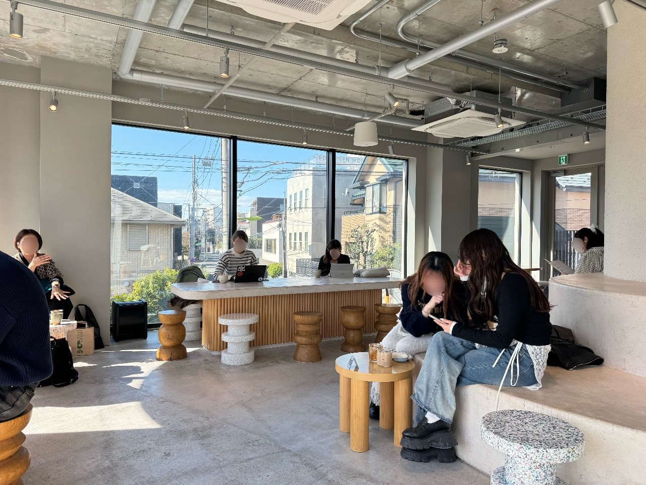 Et -THE CULTURAL COFFEEHOUSE-